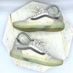 Vans Women’s EVDNT Waffle Glow in the Dark Soles Size 7